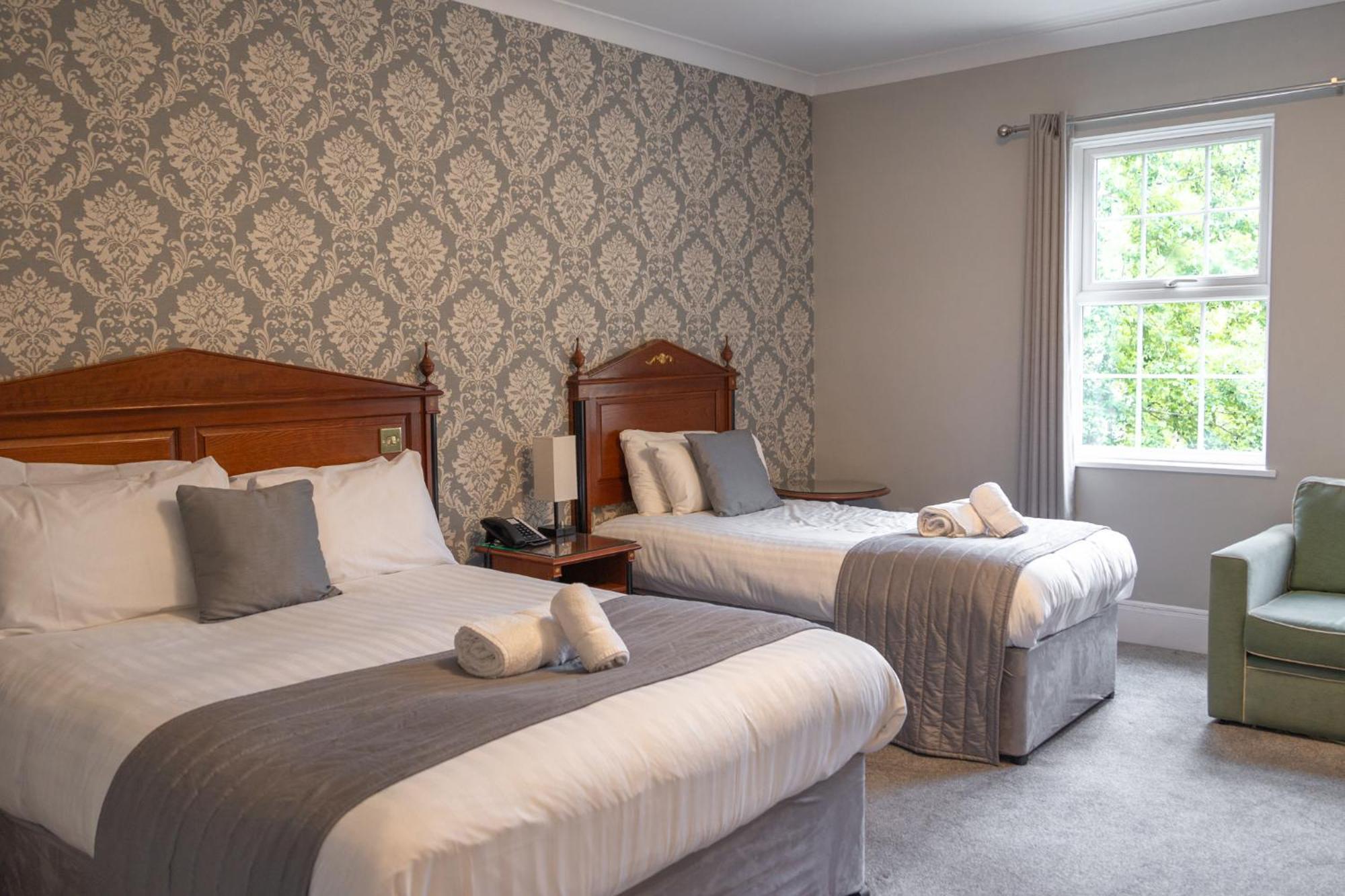 Woodland Manor Hotel Bedford Eksteriør billede